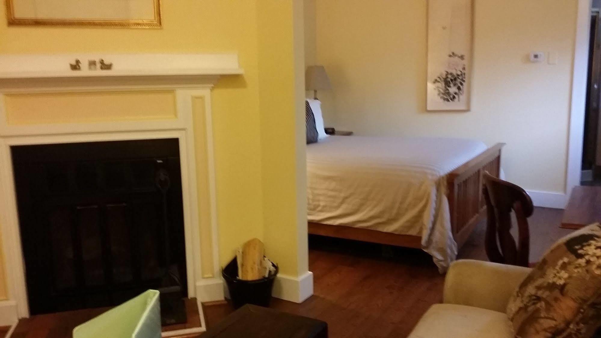 Briar Rose Bed & Breakfast ボウルダー エクステリア 写真