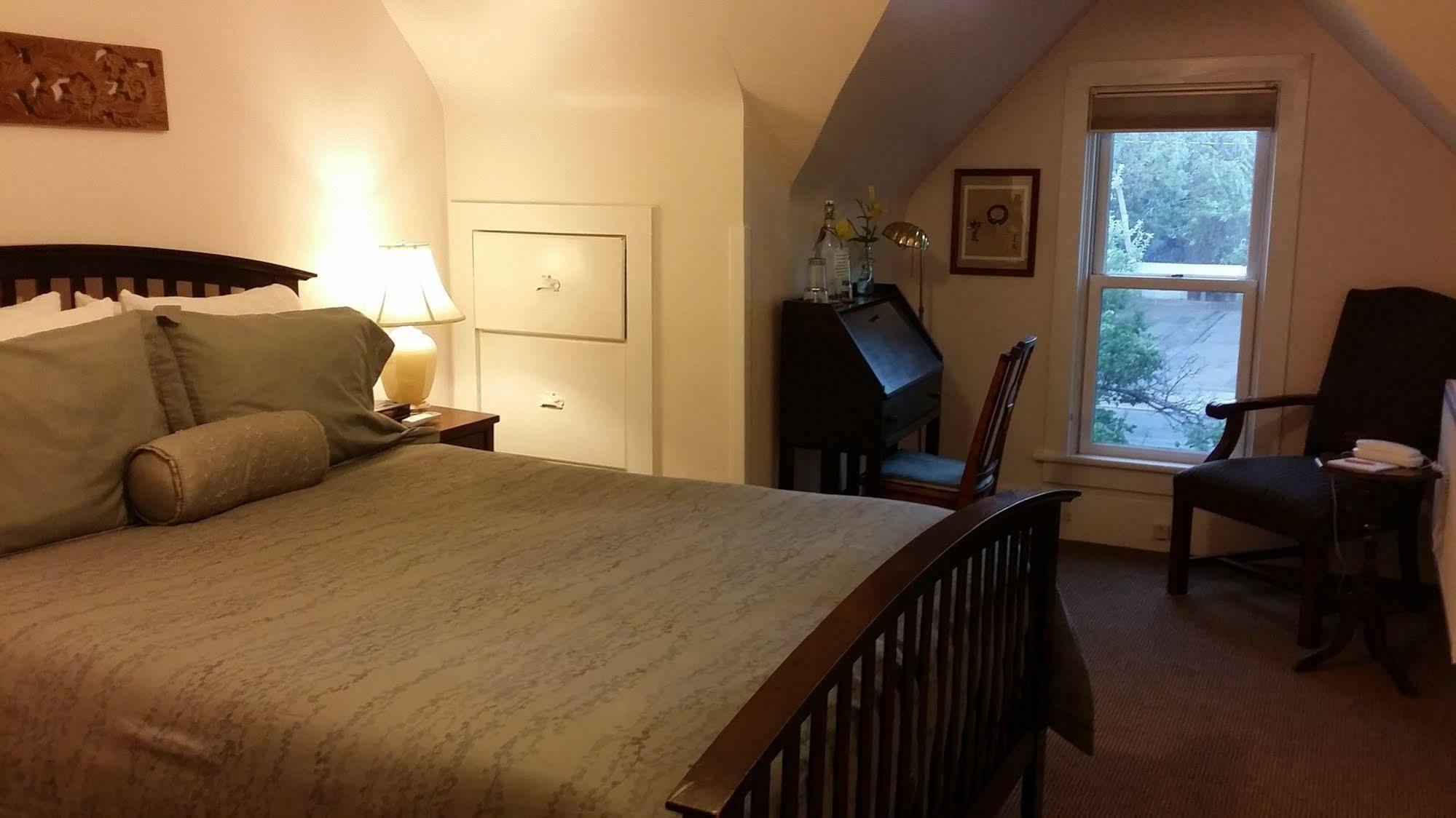 Briar Rose Bed & Breakfast ボウルダー エクステリア 写真