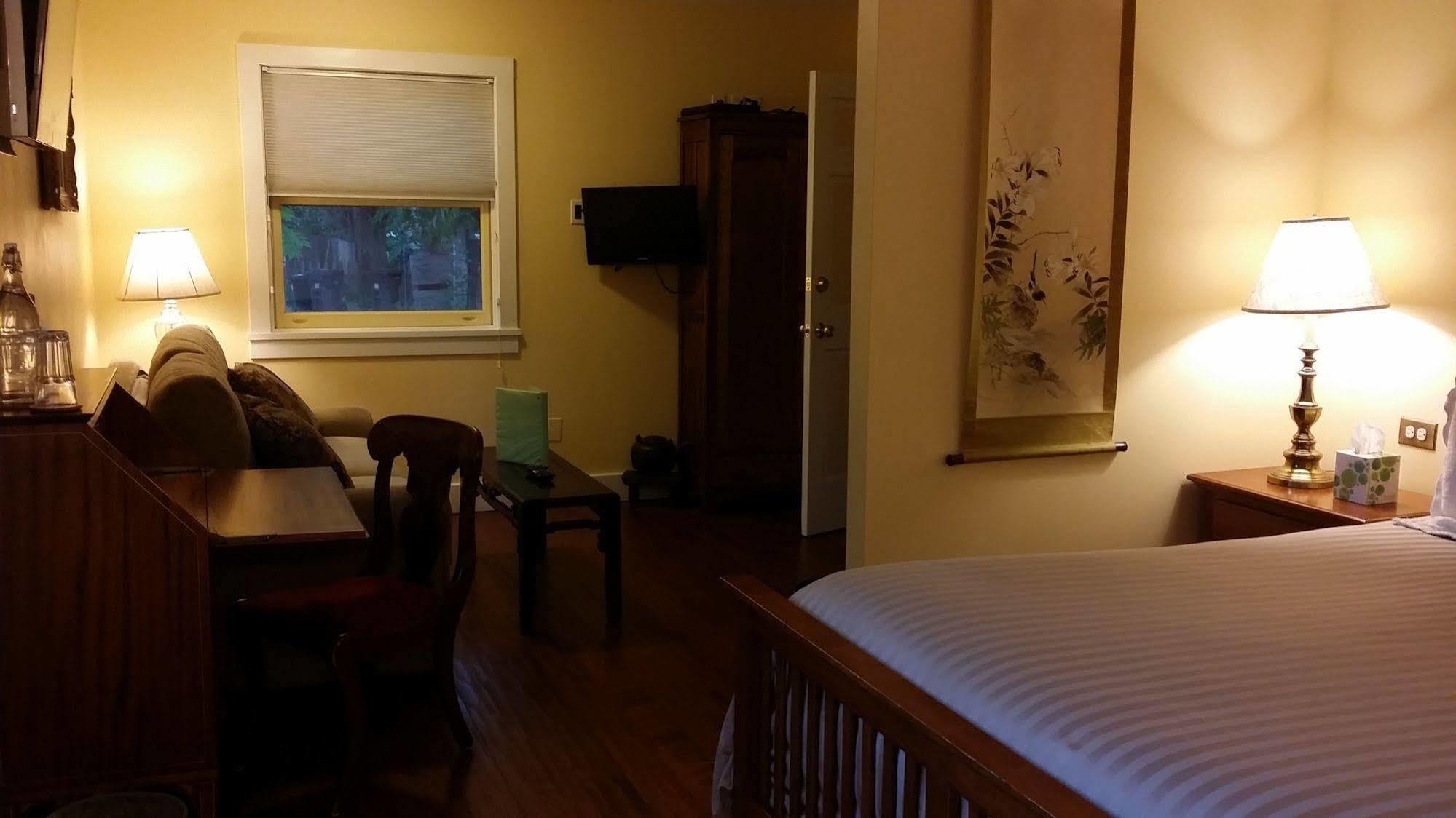 Briar Rose Bed & Breakfast ボウルダー エクステリア 写真